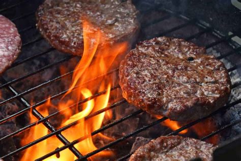 how long do you cook burger patties on grill